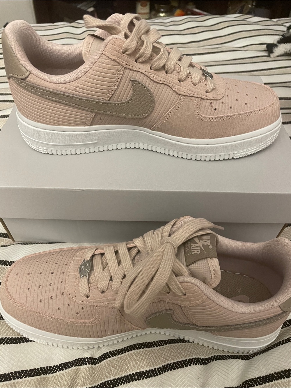 Nike Women's Low-Top Sneakers in Silt Red size 6.5